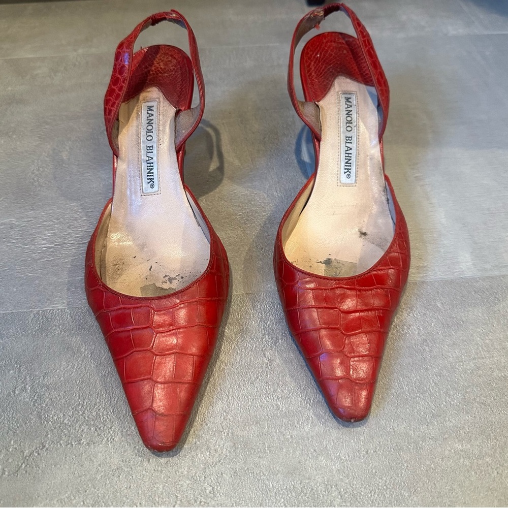 Manolo Blahnik Red Croc-Embossed Leather Heels Size 37